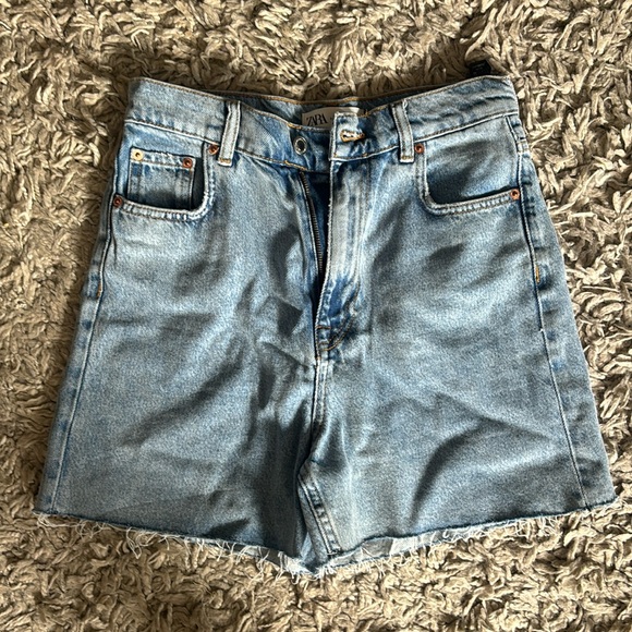 Zara 90’s shorts - Picture 1 of 3